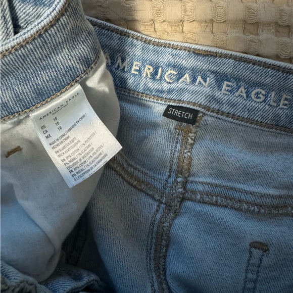 American Eagle Light Wash Size 18 Jean Shorts - Picture 4 of 4